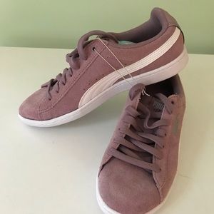 Ladies Puma Vikky Suede elderberry -  NWT 8.5